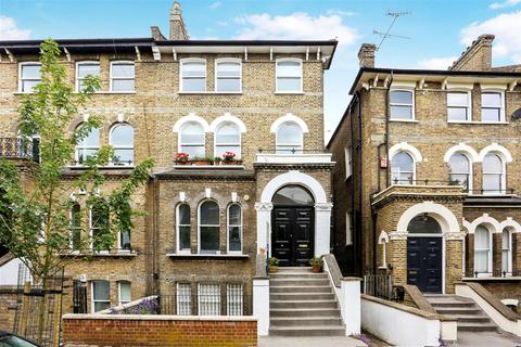 3 bedroom apartment to rent, Huddleston Road, London