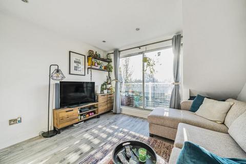 29 Tomlinson Close, London, W4 4DR