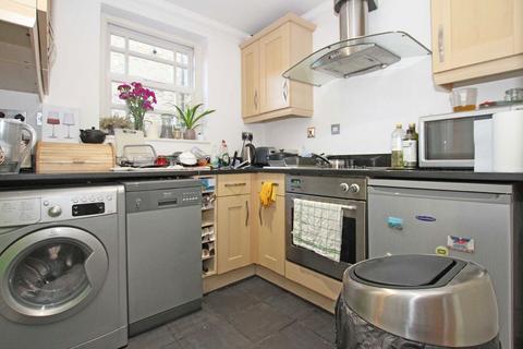 1 bedroom flat to rent, Princes Road, Richmond TW10