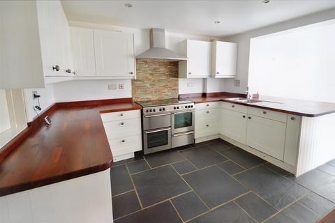 4 bedroom detached house to rent, High Stack, Long Buckby, NN6