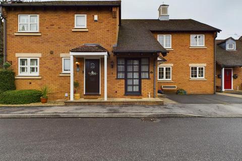 2 bedroom maisonette to rent, The Spinney, Solihull B91