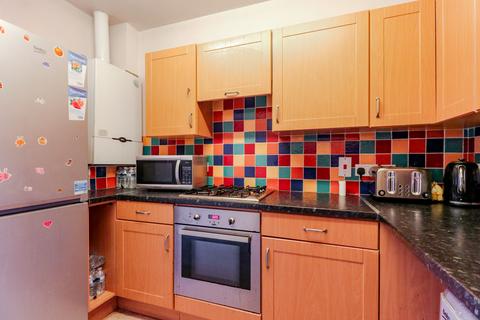 1 bedroom flat for sale, Collinson Court, EN3