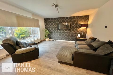 3 bedroom end of terrace house for sale, Caneland Court, Waltham Abbey, Essex