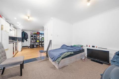 undefined, Maple Road, London, SE20