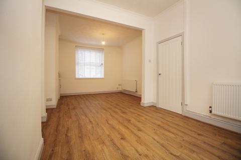 3 bedroom terraced house to rent, Pearl Street, Adamsdown, CF24 1PJ