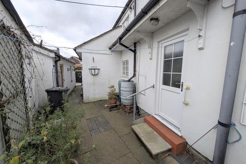 2 bedroom cottage for sale, The Dingle, Haslington, Crewe