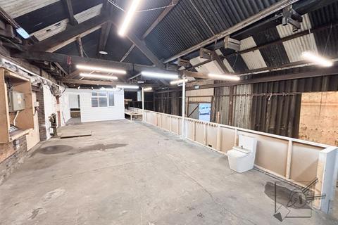 Warehouse to rent, Canal Road, Higham, Rochester