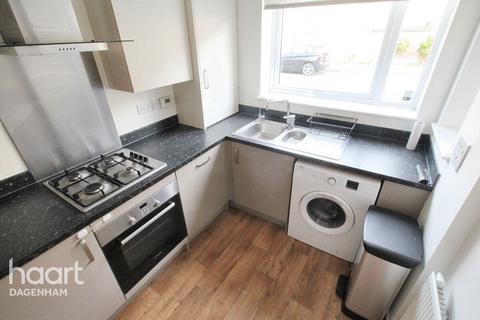 3 bedroom end of terrace house to rent, Ellis Avenue, DAGENHAM