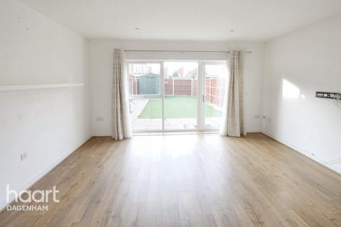 3 bedroom end of terrace house to rent, Ellis Avenue, DAGENHAM