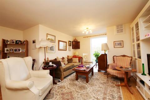 2 bedroom apartment for sale, Fulford Place, Hospital Fields Road