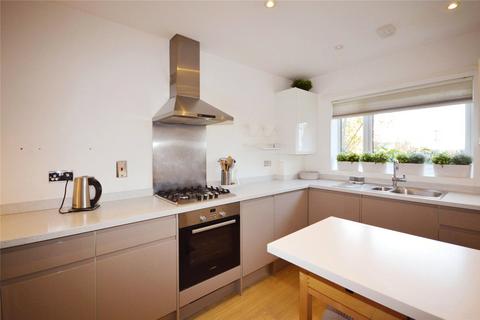 4 bedroom end of terrace house to rent, Potter Close, London SE2