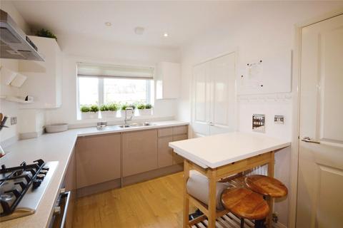 4 bedroom end of terrace house to rent, Potter Close, London SE2