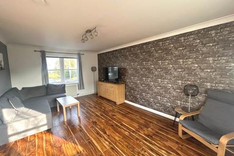 2 bedroom flat to rent, Kirklands, Renfrew