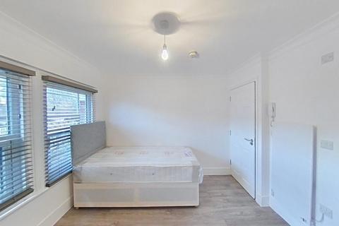 Private hall to rent, 23 The Avenue, West Ealing W13