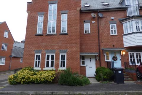 4 bedroom townhouse to rent, Greensleeves Drive, Brentwood, CM14