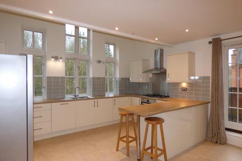 4 bedroom townhouse to rent, Greensleeves Drive, Brentwood, CM14