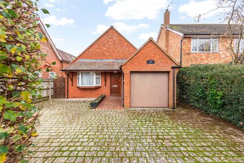 2 bedroom bungalow for sale, Churchway, Haddenham, Aylesbury, Buckinghamshire, HP17