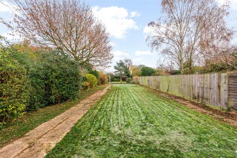 2 bedroom bungalow for sale, Churchway, Haddenham, Aylesbury, Buckinghamshire, HP17