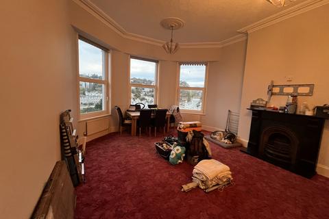 2 bedroom flat to rent, Higher Woodfield Road, Torquay TQ1