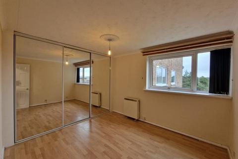 2 bedroom flat to rent, High Meadows, Wolverhampton WV6