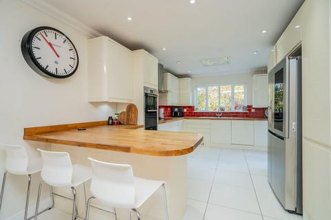 5 bedroom detached house for sale, Tiverton Crescent, Kingsmead, Milton Keynes MK4