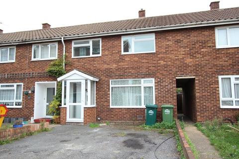 3 bedroom terraced house to rent, Hengrove Crescent, Ashford TW15