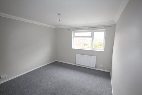 3 bedroom terraced house to rent, Hengrove Crescent, Ashford TW15