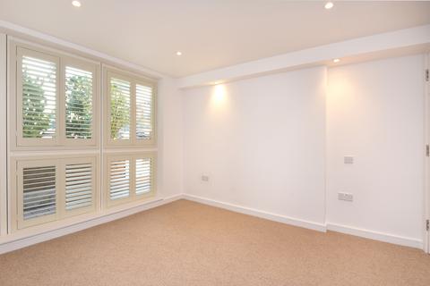 2 bedroom house to rent, Elm Grove Wimbledon SW19