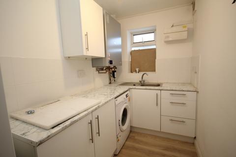 Studio to rent, London, NW10