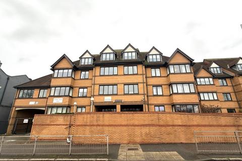 1 bedroom apartment to rent, Manor Court Lodge, South Woodford, E18