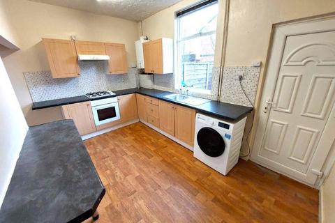 2 bedroom terraced house to rent, Spring Lane, Radcliffe