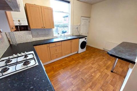 2 bedroom terraced house to rent, Spring Lane, Radcliffe