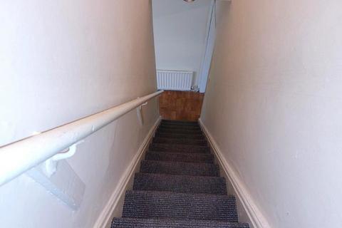 2 bedroom terraced house to rent, Spring Lane, Radcliffe