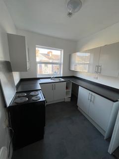 2 bedroom flat to rent, St. Heliers Road, Blackpool FY1