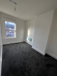 2 bedroom flat to rent, St. Heliers Road, Blackpool FY1