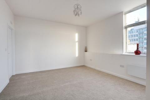 2 bedroom apartment for sale, Victoria Avenue, Southend-On-Sea SS2