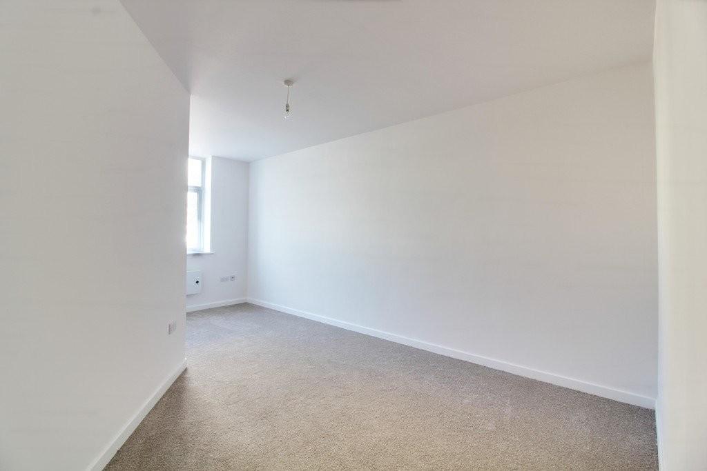 27 Pinnacle main bedroom