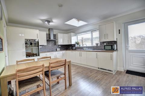 3 bedroom semi-detached house for sale, Givens Street, Roker