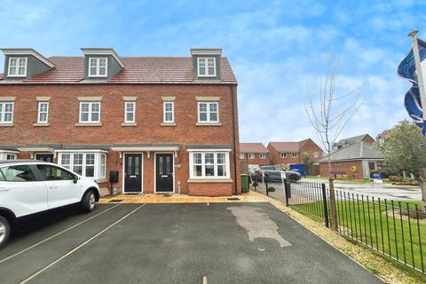 3 bedroom townhouse for sale, Brinsley Way, Bircotes