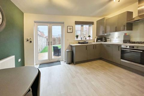 3 bedroom townhouse for sale, Brinsley Way, Bircotes