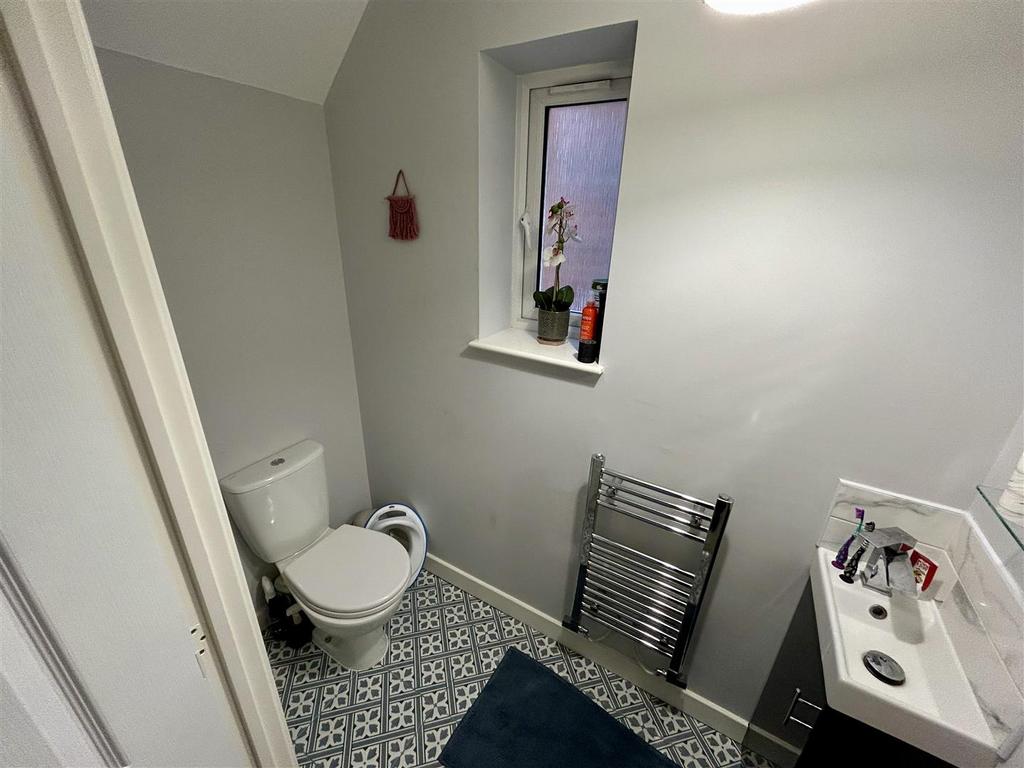 Cloakroom/WC