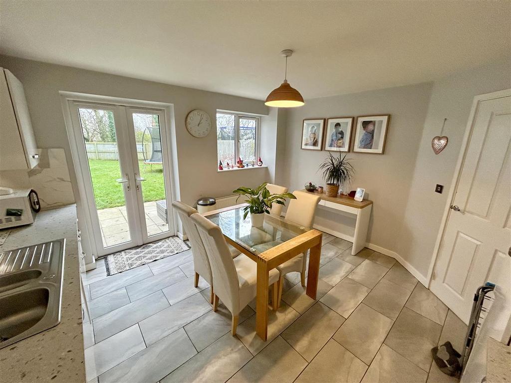 Open Plan Kitchen & Dining Room