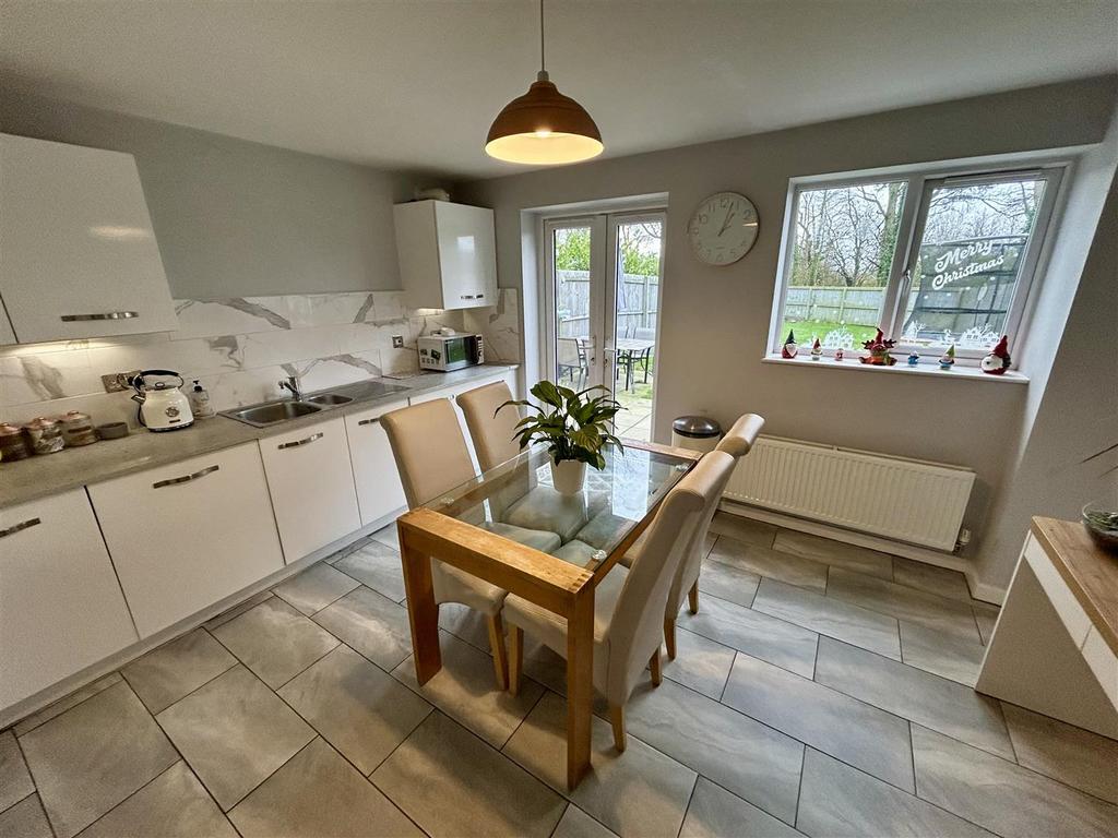 Open Plan Kitchen & Dining Room