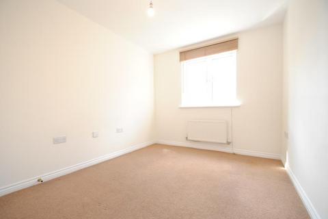 2 bedroom flat to rent, College Way, Bristol BS34