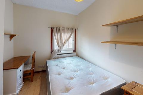 5 bedroom detached house to rent, Ladybarn Lane, Fallowfield, Manchester