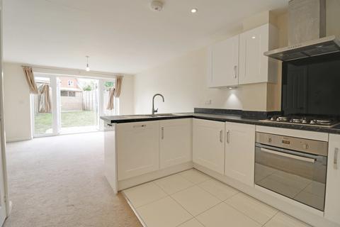 4 bedroom townhouse to rent, Ellis Road, Broadbridge Heath, Horsham