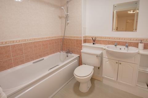 2 bedroom apartment to rent, Belgrave Terrace, AB25