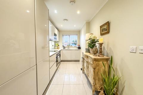 30 Highwell Gardens, Hawkwell, Hockley, SS5 4LY