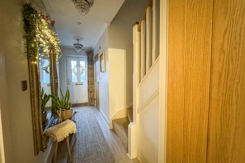 30 Highwell Gardens, Hawkwell, Hockley, SS5 4LY