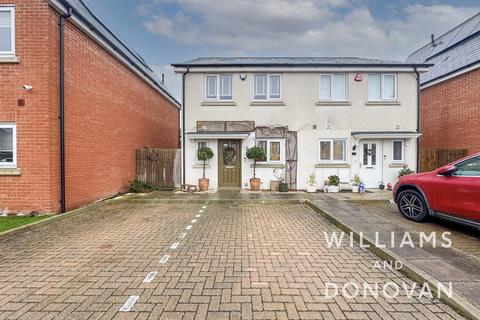 30 Highwell Gardens, Hawkwell, Hockley, SS5 4LY